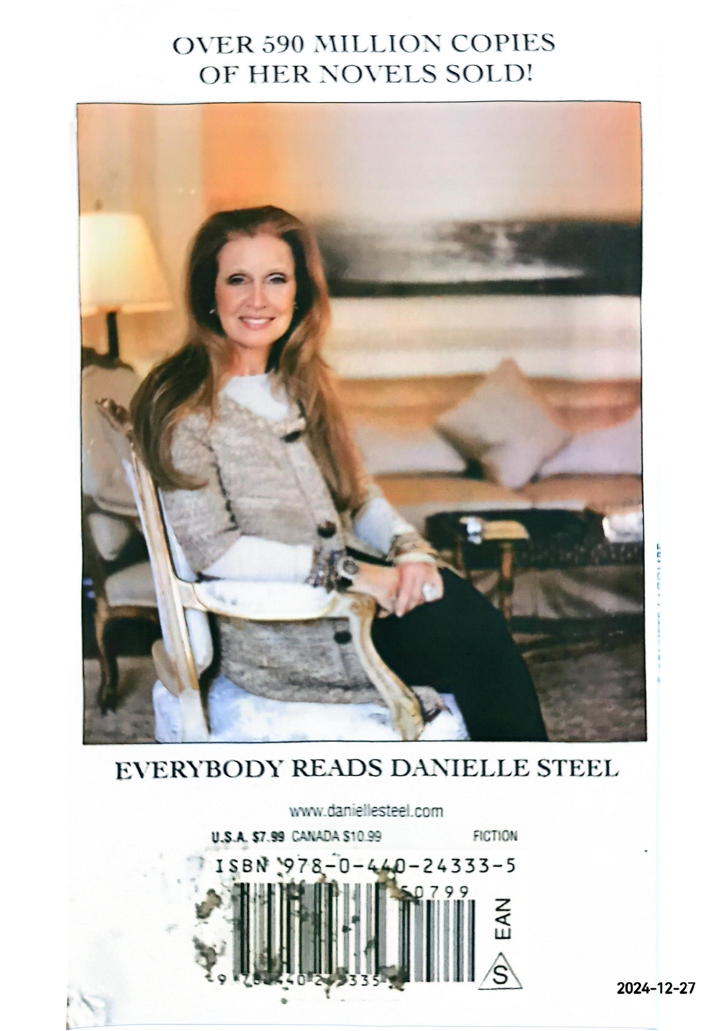 One Day at a Time: A Novel Mass Market Paperback – January 26, 2010 by Danielle Steel (Author)