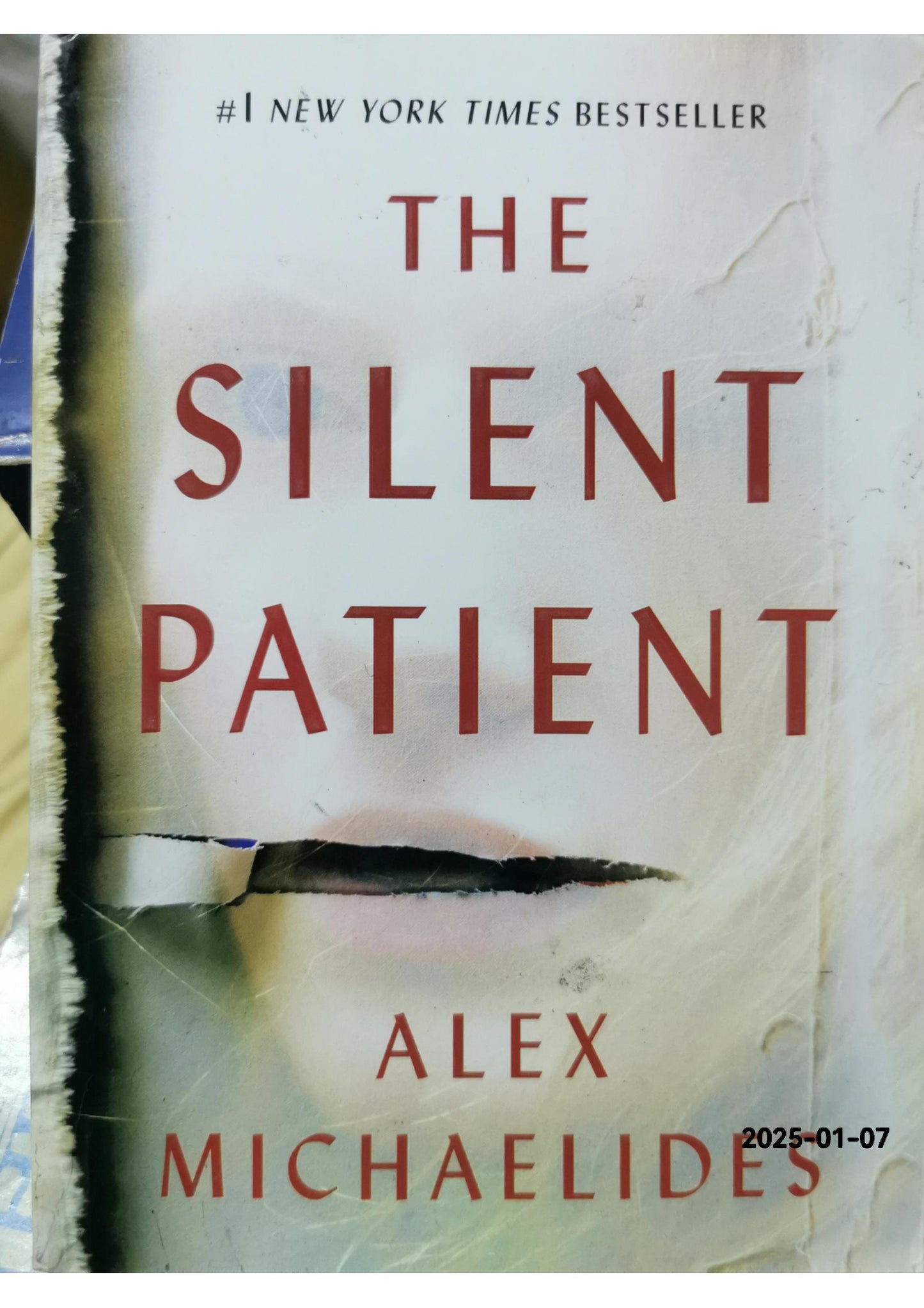 The Silent Patient Paperback – Big Book, 7 January 2020 by Alex Michaelides (Author)