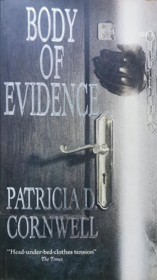 Body Of Evidence Paperback -  by Patricia Cornwell (Author)