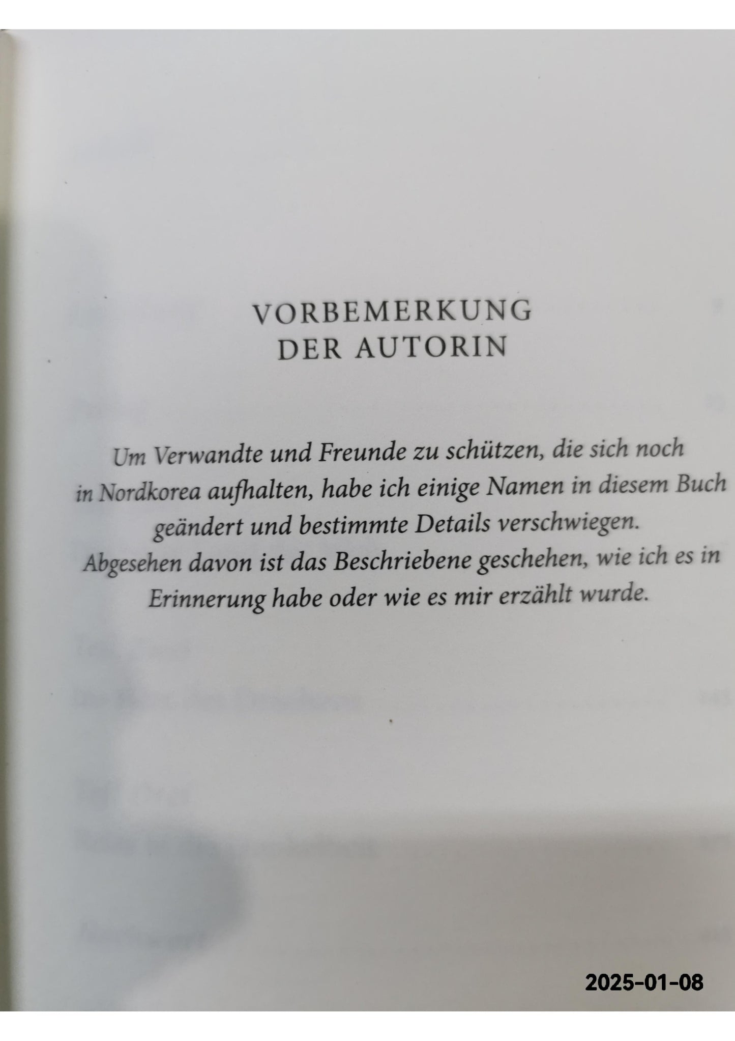 Schwarze Magnolie: Wie ich aus Nordkorea entkam. Ein Bericht aus der Hölle Hardcover – July 13, 2015 German Edition  by Hyeonseo Lee (Author), David John (Author)