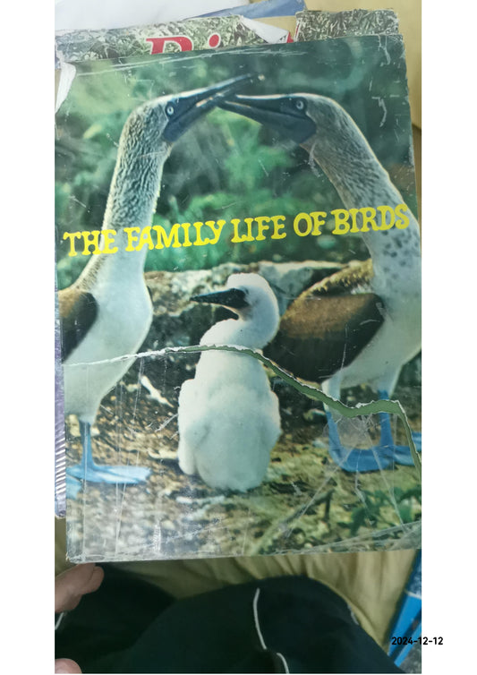 Family Life of Birds Hardcover – Import, January 1, 1971 by Hans Dossenbach (Author)