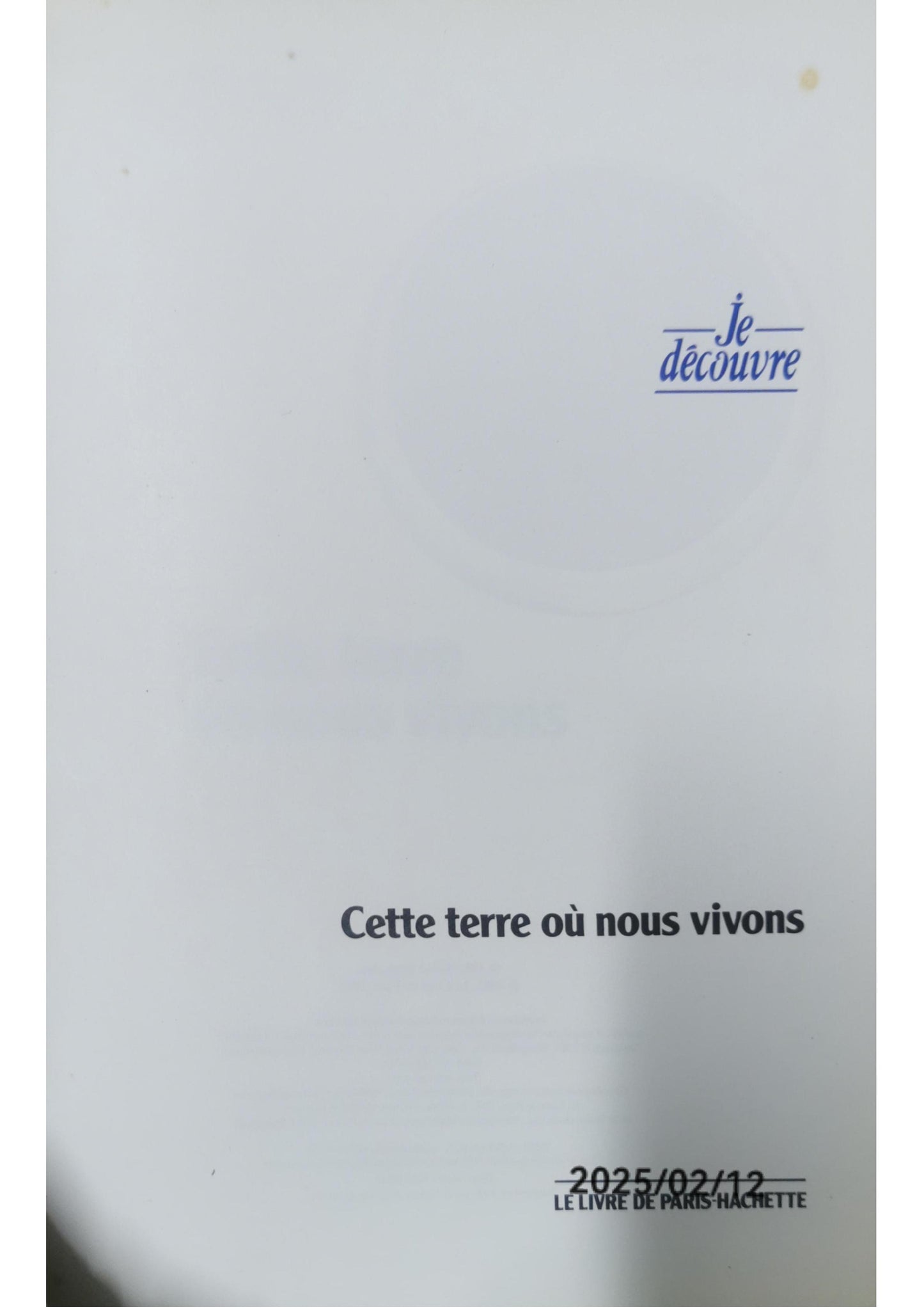 CETTE TERRE OU NOUS VIVONS. Reliure inconnue – 1 janvier 1987 Édition en Anglais  de COLLECTIF. (Auteur)