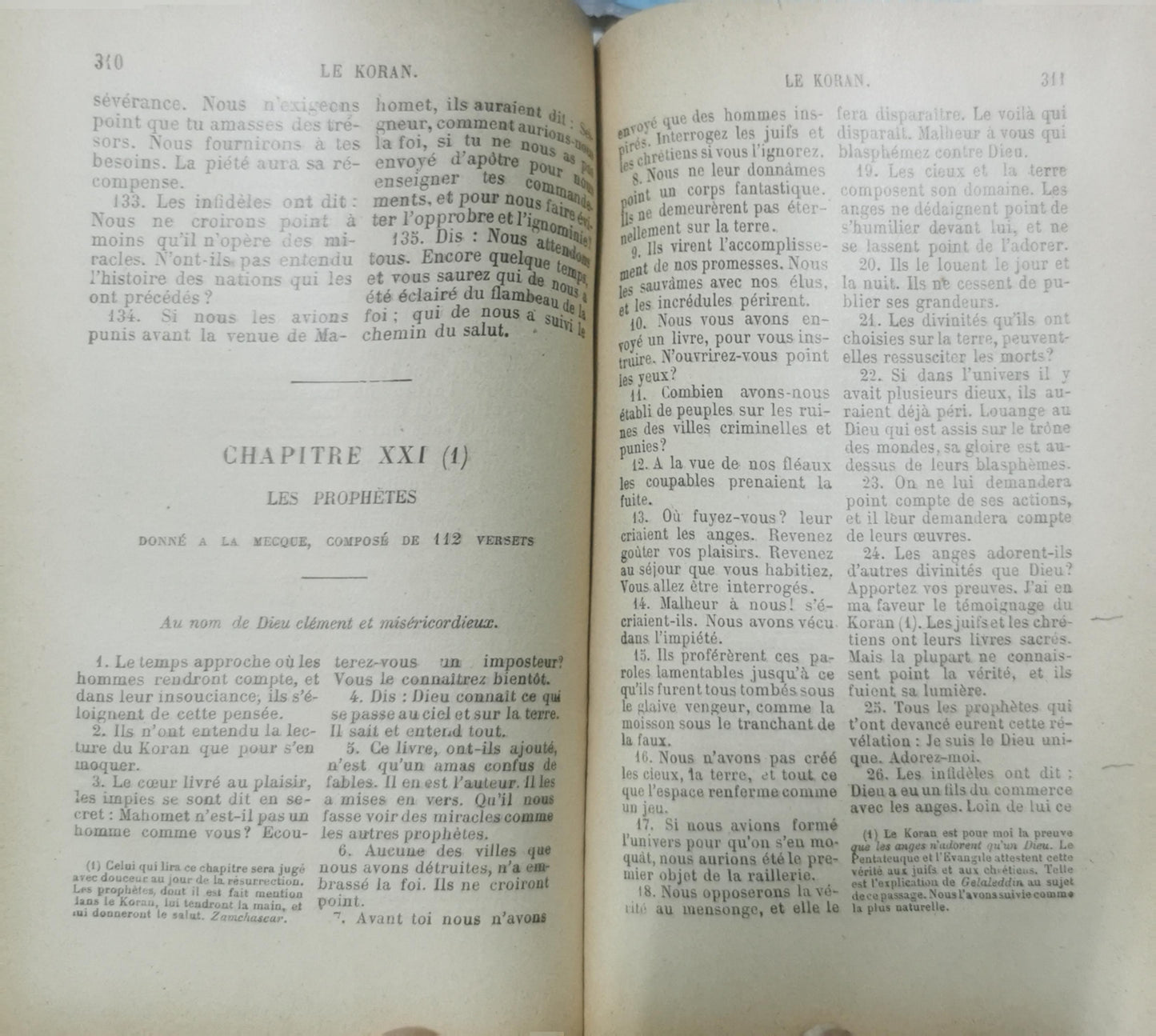 Le koran, traduit de l'arabe, accompagné de notes, précédé d'un abrégé de la vie de mahomet tiré des écrivains orientaux les plus estimés par m. savary