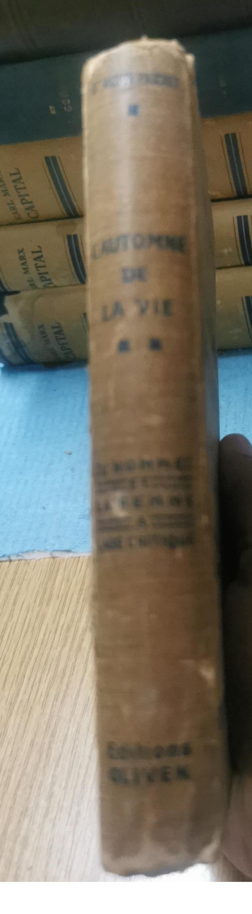 Dr Victor Pauchet. L'Automne de la vie. L'Homme et la femme à l'âge critique. Préface de M. Brieux Reliure inconnue – 1 janvier 1932 Édition en Inconnu  de Victor Pauchet (Auteur)