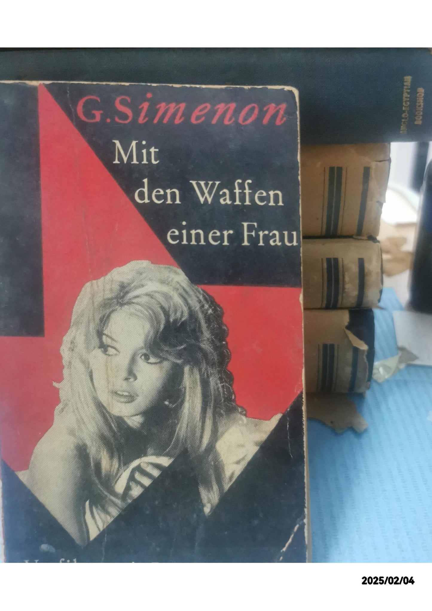 Mit den Waffen einer Frau Paperback – 1 Jan. 1959 by Georges Simenon (Autor)