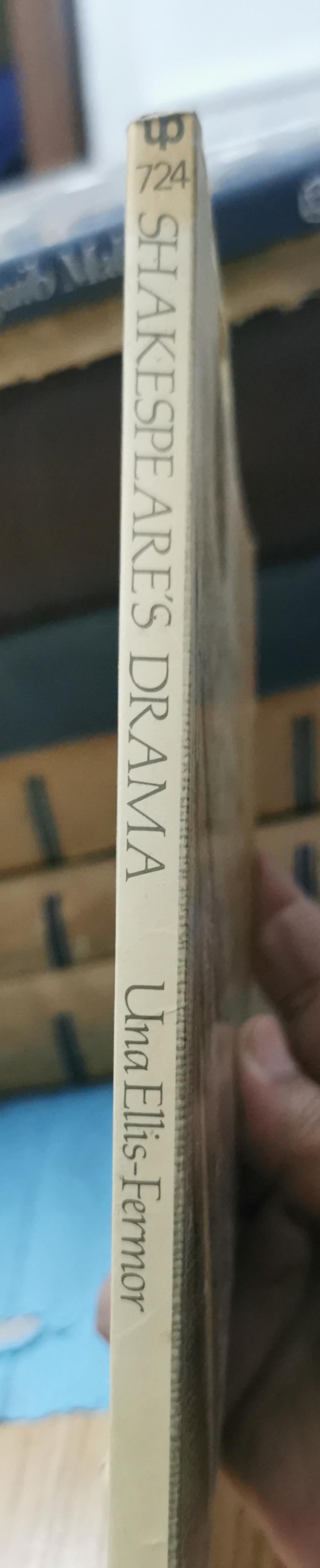 Shakespeare's Drama 1st Edition by Una Ellis-Fermor (Author), Kenneth Muir (Editor)