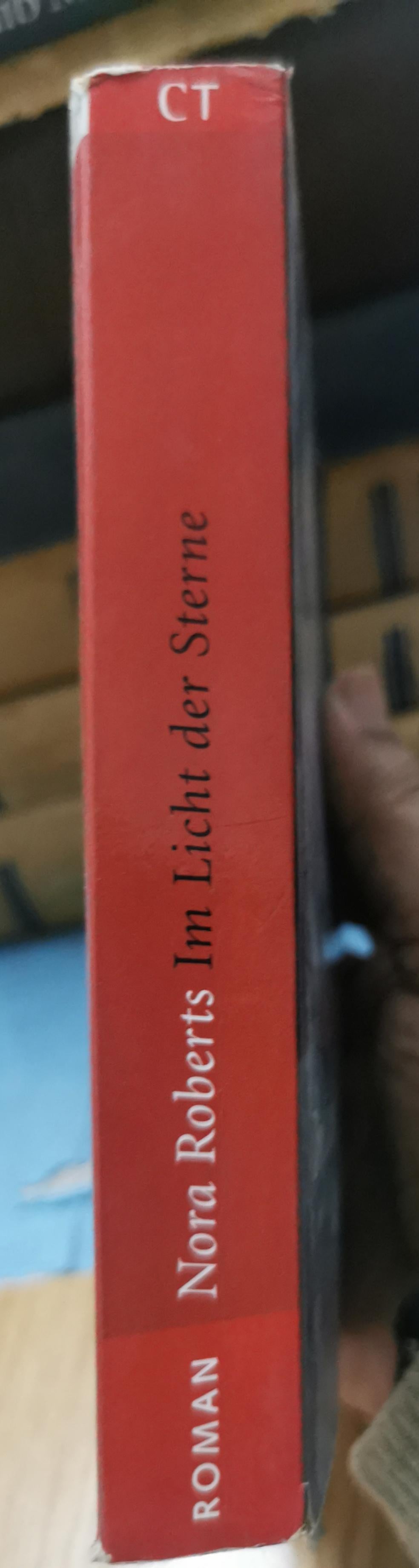 Im Licht der Sterne: Roman (Die Insel-Trilogie, Band 1) Paperback – 1 Jun. 2002 by Nora Roberts (Autor), Ingrid Klein (Übersetzer)