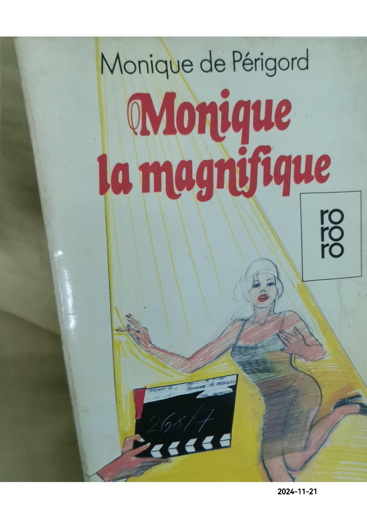 Monique la magnifique  Paperback by Monique de Périgord