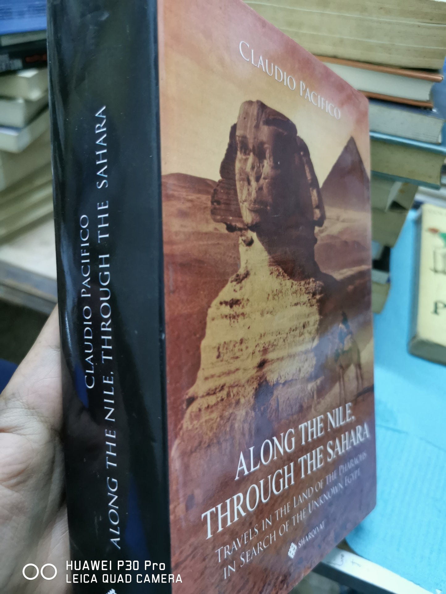 Along the Nile, through the Sahara
editore: Sharqiyat - Hardcover