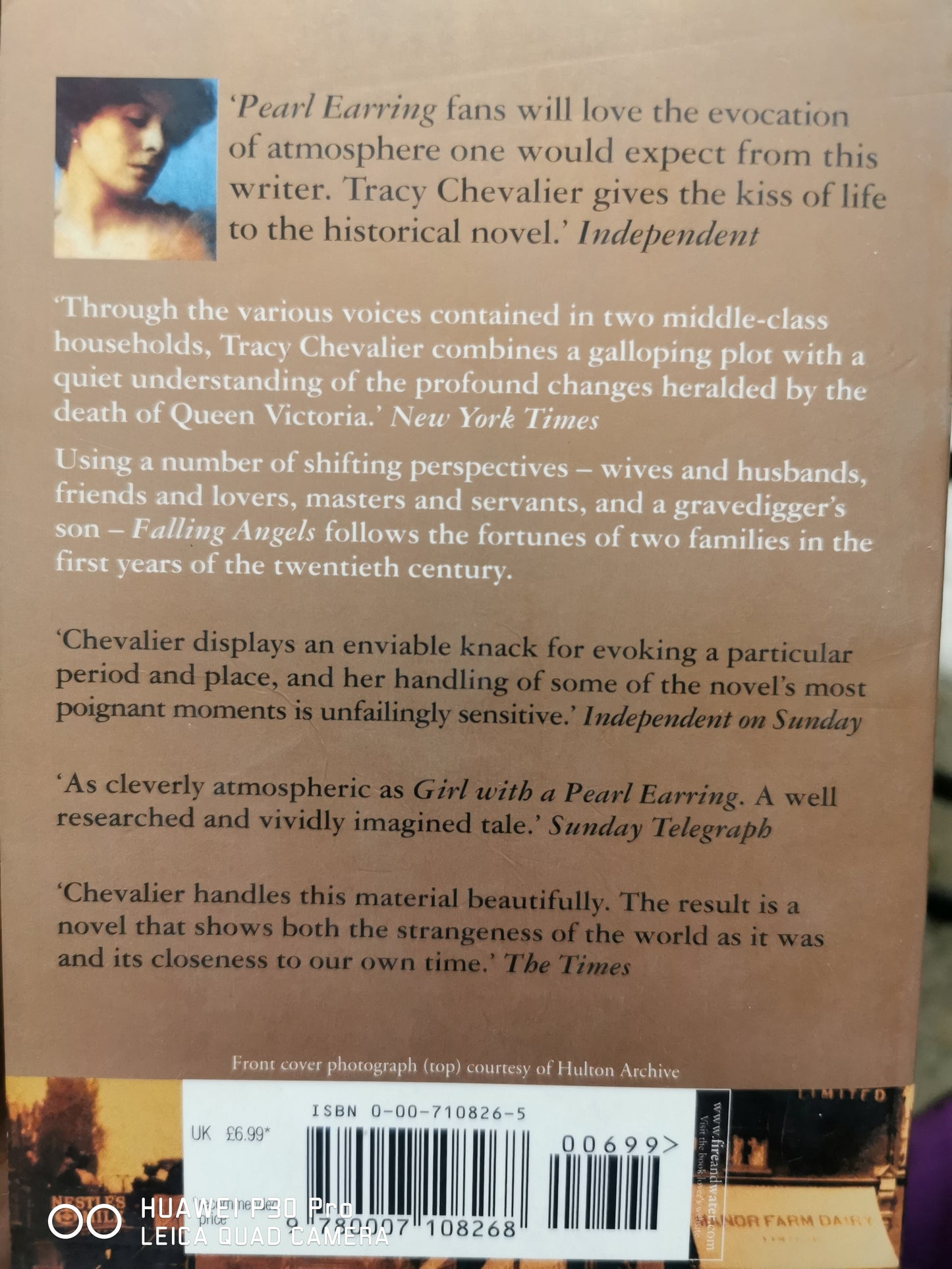 Falling Angels
Book by Tracy Chevalier